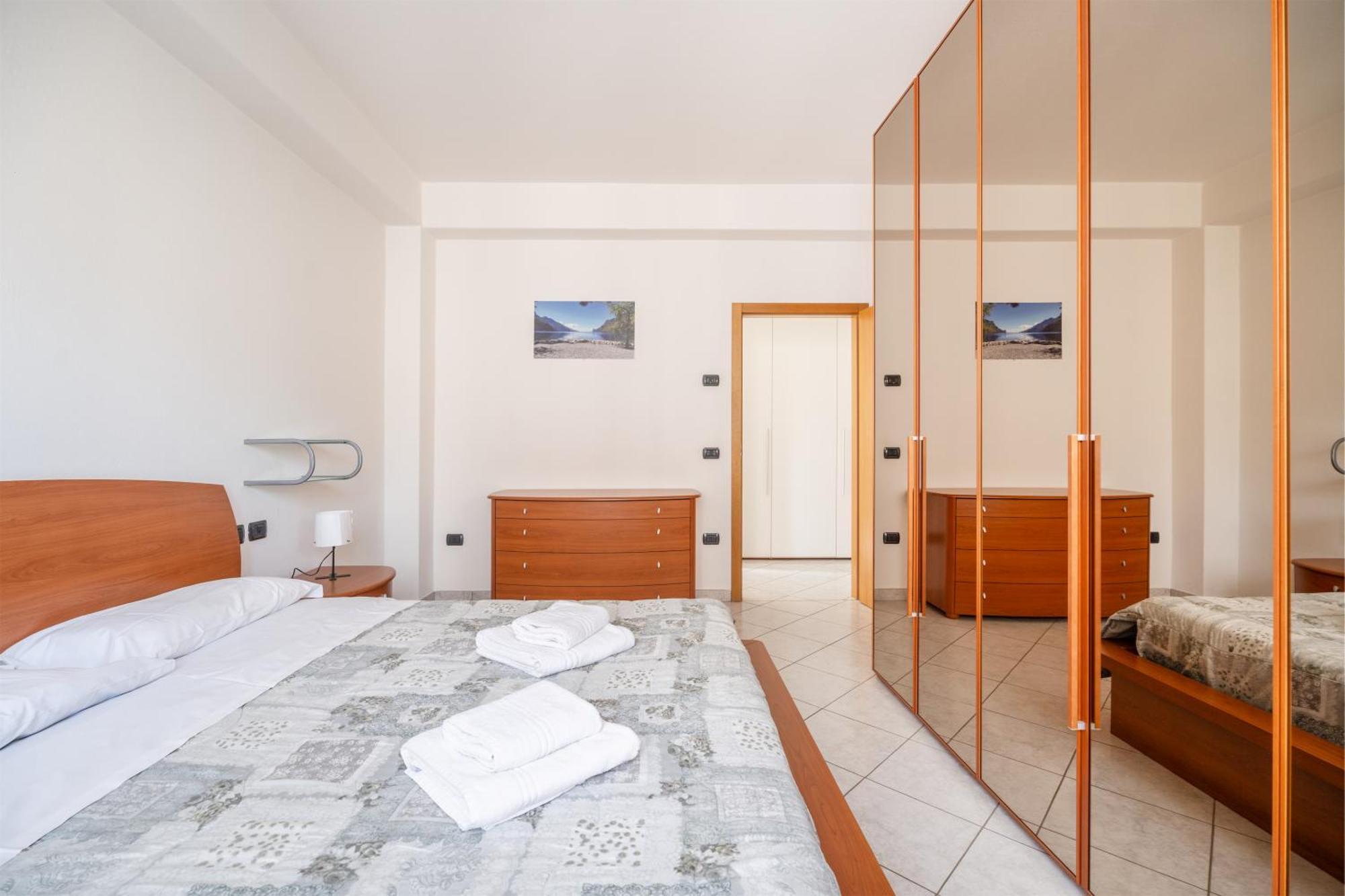 Be & Being - Milena Apartment Riva del Garda Luaran gambar