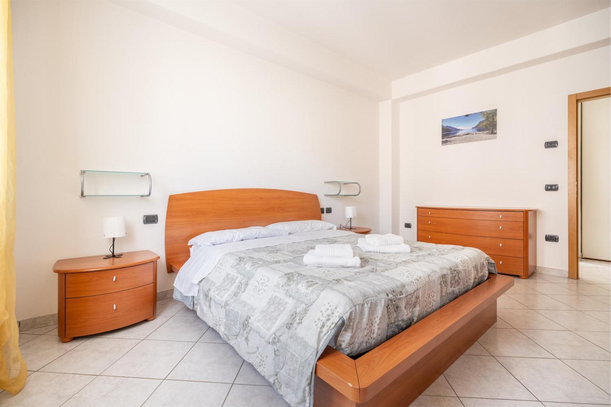 Be & Being - Milena Apartment Riva del Garda Luaran gambar