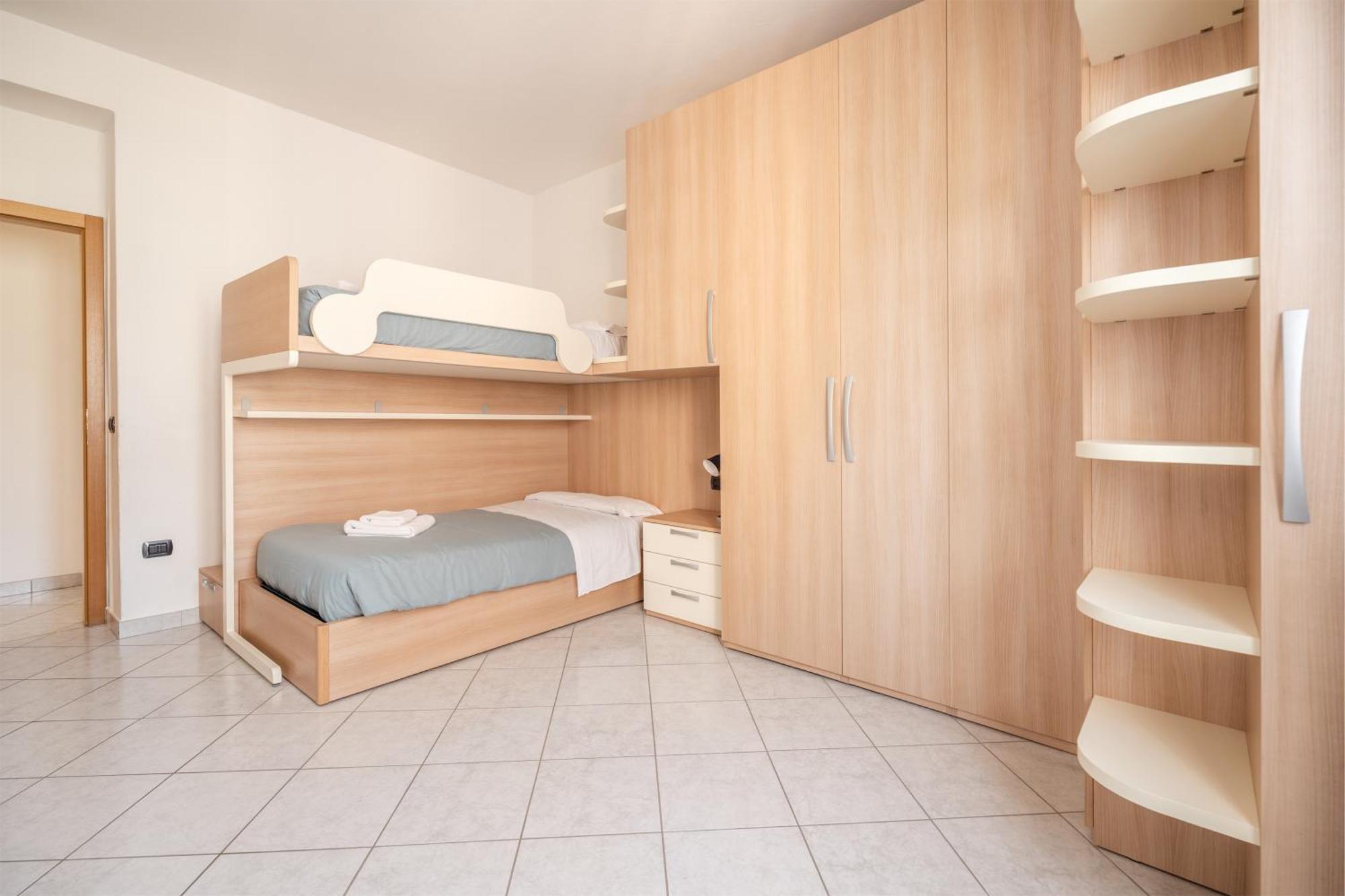 Be & Being - Milena Apartment Riva del Garda Luaran gambar