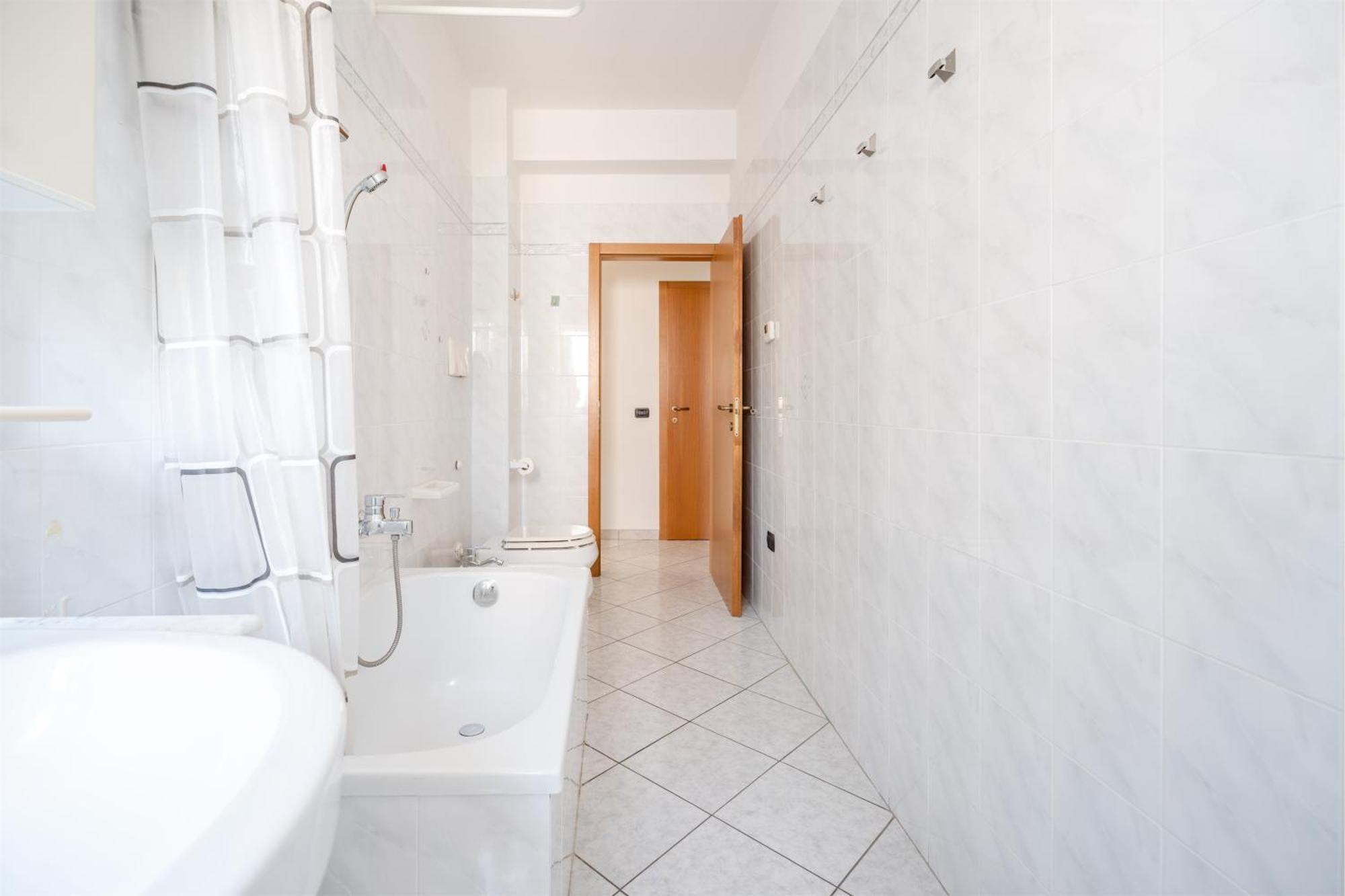 Be & Being - Milena Apartment Riva del Garda Luaran gambar